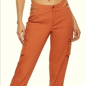 Cute cargo pants.